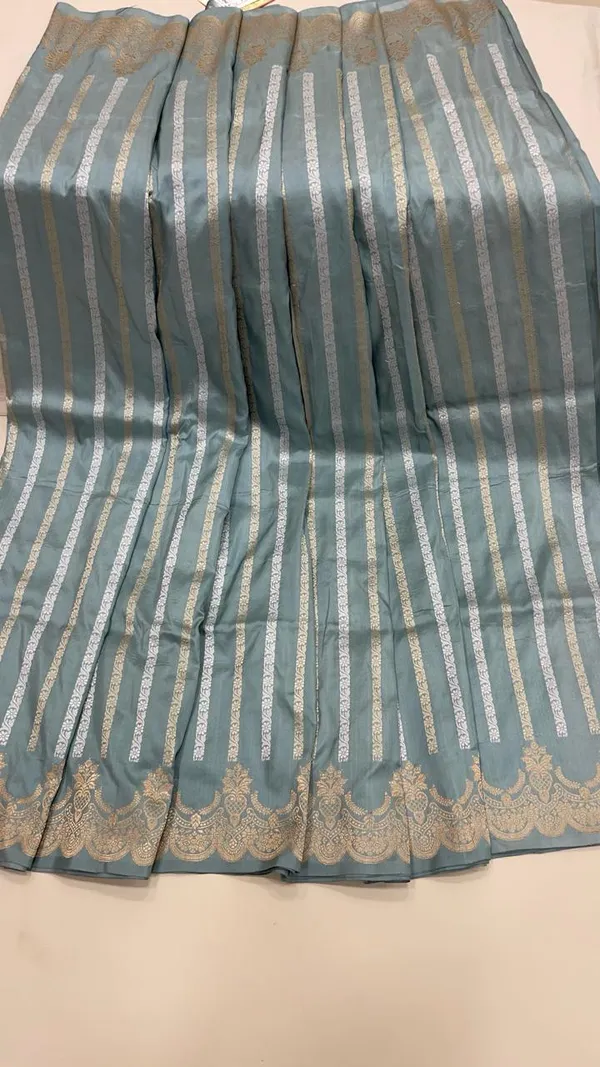 Humairah_Pure__Handloom_Katan_Silk_Grey_Kadhwa_Gold_&_Silver_Zari_Strip_with_Kadhwa_Zari_Border_and_Grey_Blouse_PURESILK_26_AB