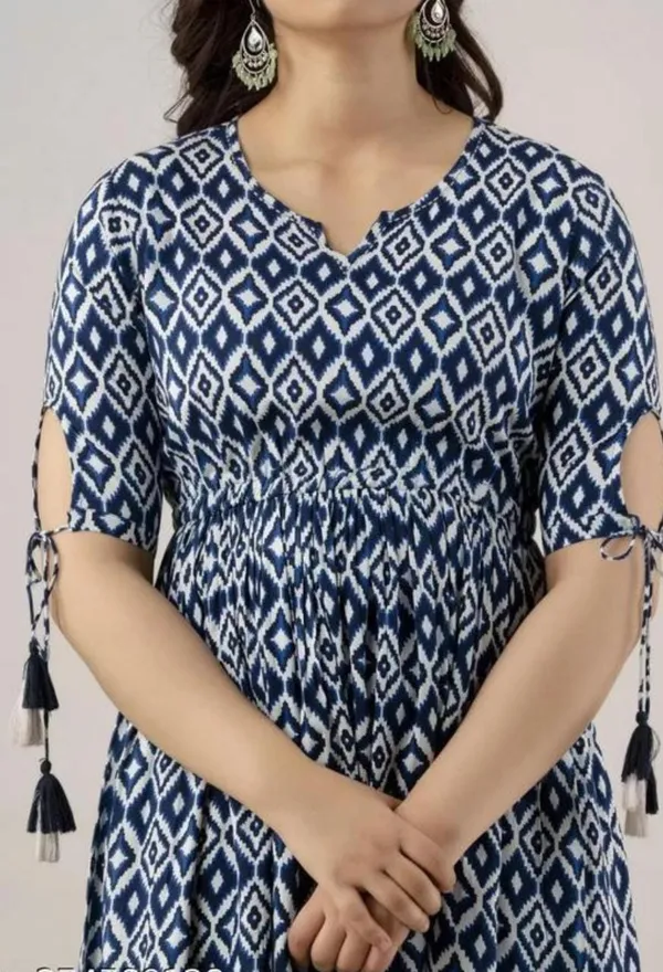 Women_Classic_Blue_Printed_Long_Kurti