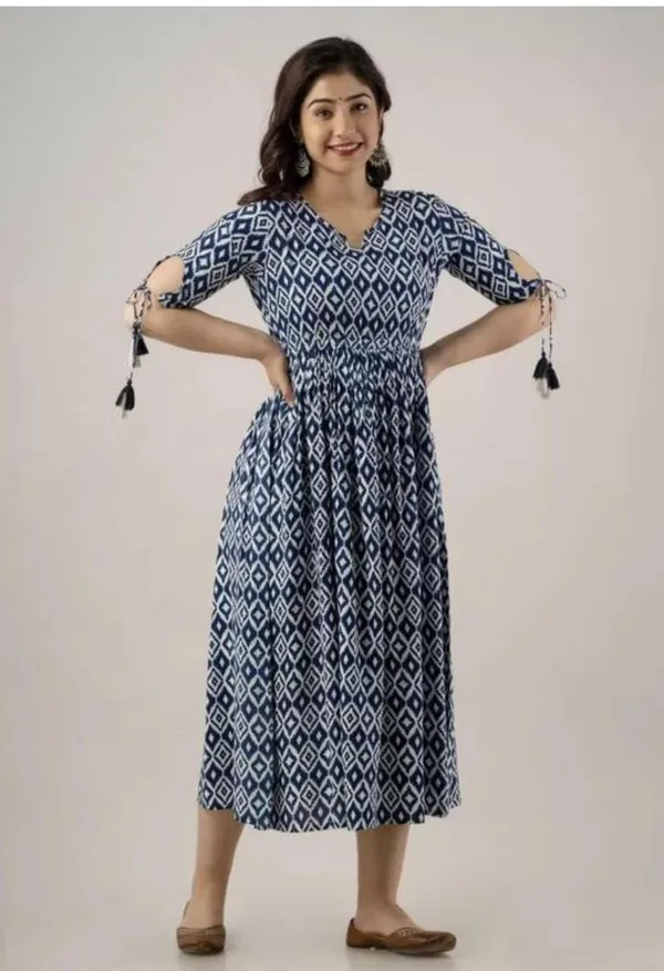 Women_Classic_Blue_Printed_Long_Kurti