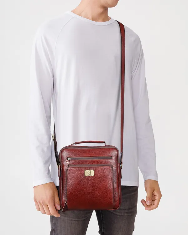 10-Inch_Genuine_Brown_Leather_Messenger_Bag_–_Perfect_for_Men_&_Women