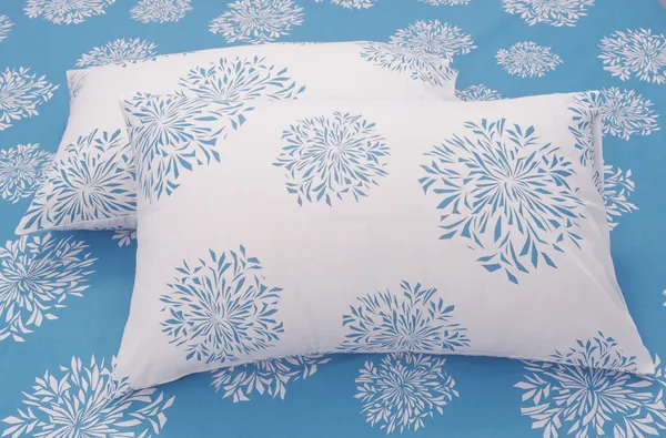 144_TC_Geometric_Cotton_Bedsheet_for_Queen_Size_Bed_Cotton_with_2_Pillow_Covers_-_Blue_and_White