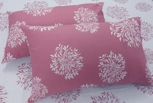 144_TC_Geometric_Bedsheet_for_Single_Bed_with_1_Pillow_Cover_-_White_&_Mauve