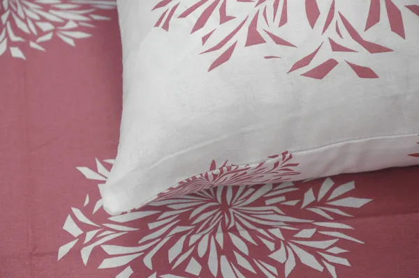 144_TC_Geometric_Single_Bedsheet_Cotton_with_1_Pillow_Cover_-_Mauve_&_White