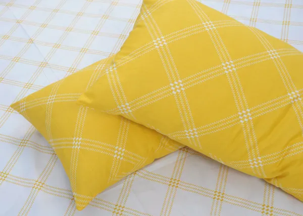 Geometric_Cotton_Bedsheet_for_Queen_Size_Bed_Cotton_with_2_Pillow_Covers_-_White_&_Yellow__-_Thread_Count_210