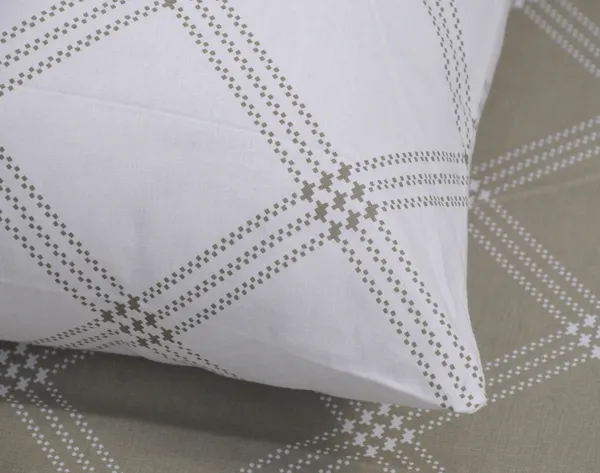 Geometric_Bedsheet_for_Single_Bed_with_1_Pillow_Cover_-_Brandon_Beige_&_White__-_Thread_Count_210