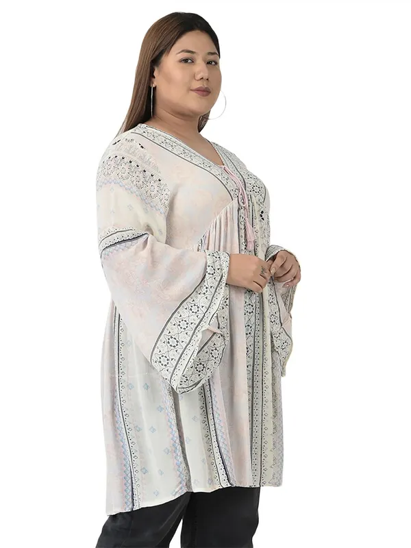 Plus_Size_Blue_Floral_Printed_Tunic_V_Neck_Summer_Fit_And_Flare_Casual_Stylish_Longline_Top_For_Women