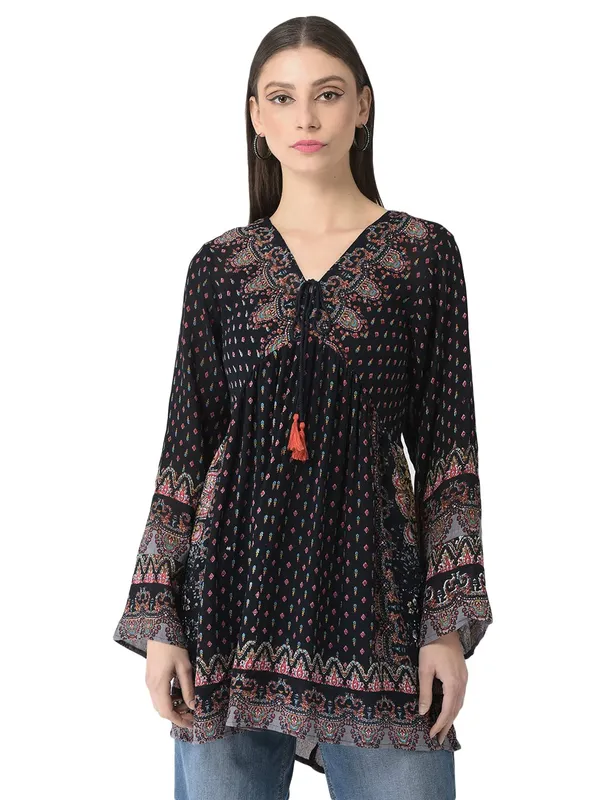 Navy_Blue_Floral_Printed_Casual_Stylish_Longline_Top_For_Women_Short_Kurta