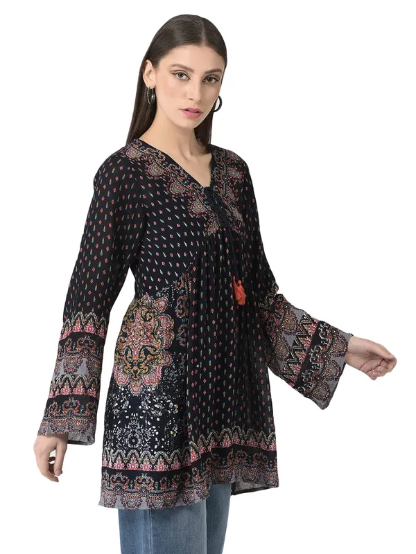 Navy_Blue_Floral_Printed_Casual_Stylish_Longline_Top_For_Women_Short_Kurta