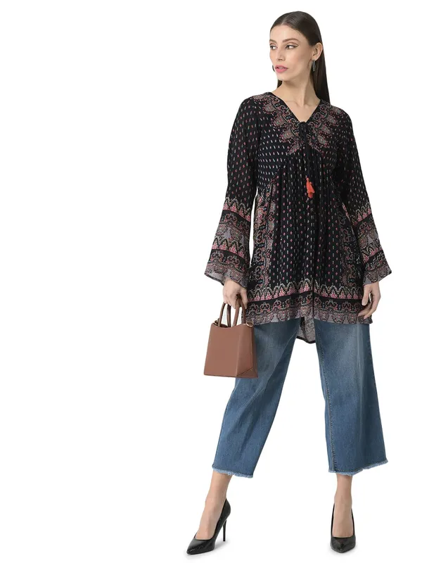 Navy_Blue_Floral_Printed_Casual_Stylish_Longline_Top_For_Women_Short_Kurta