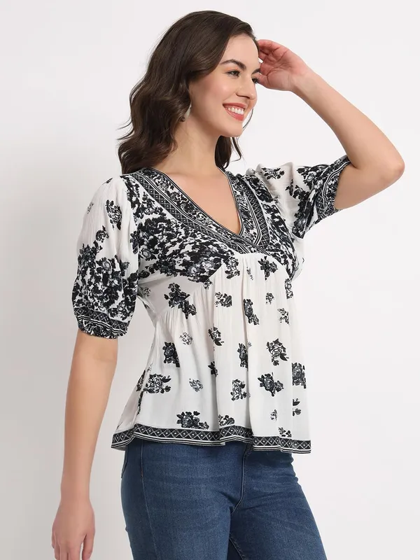 White__Beautiful_Black_Floral_Printed_V_Neck_Half_Sleeve_Short_Kurta_For_Women