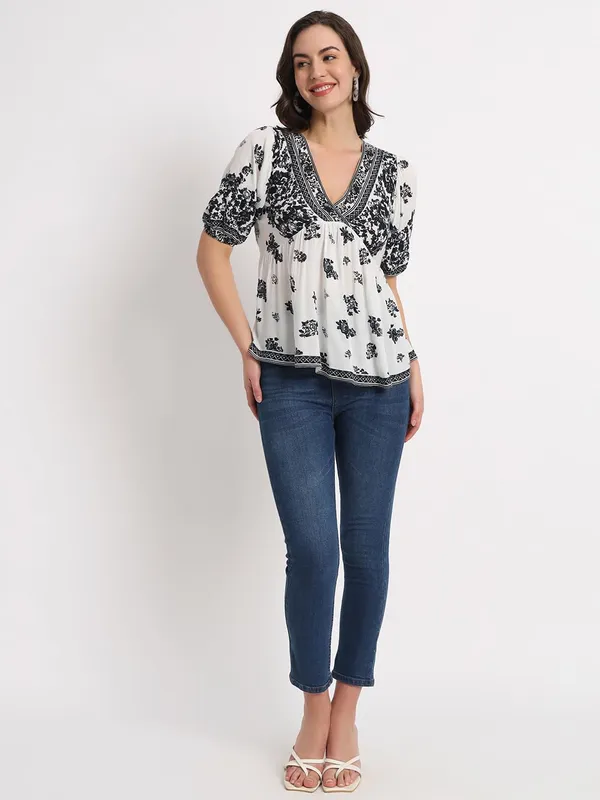 White__Beautiful_Black_Floral_Printed_V_Neck_Half_Sleeve_Short_Kurta_For_Women