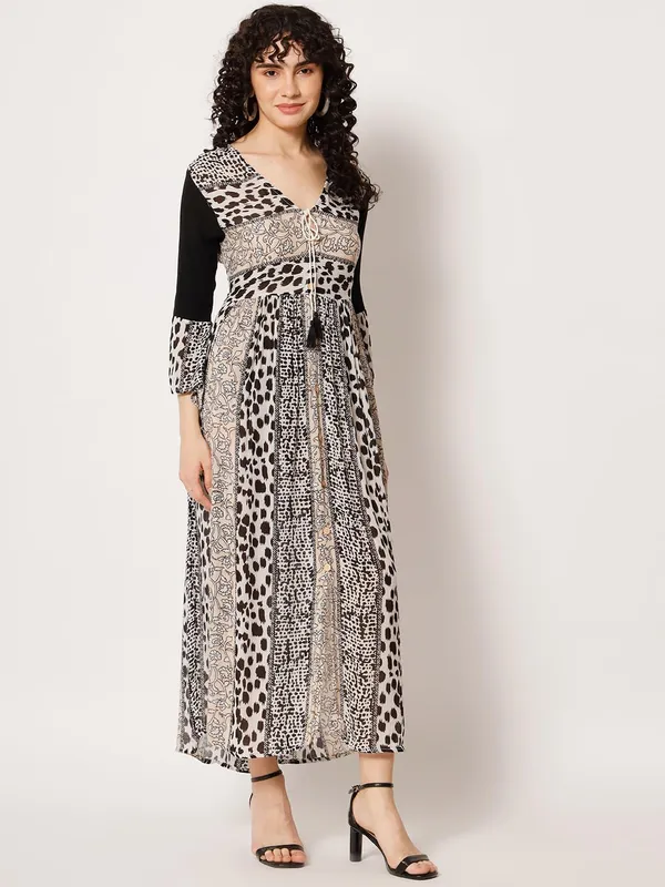 Black&White_Women_Long_Dress_Floral_Beachwear_Summer_Dress_Knee_Length_Regular_Wear