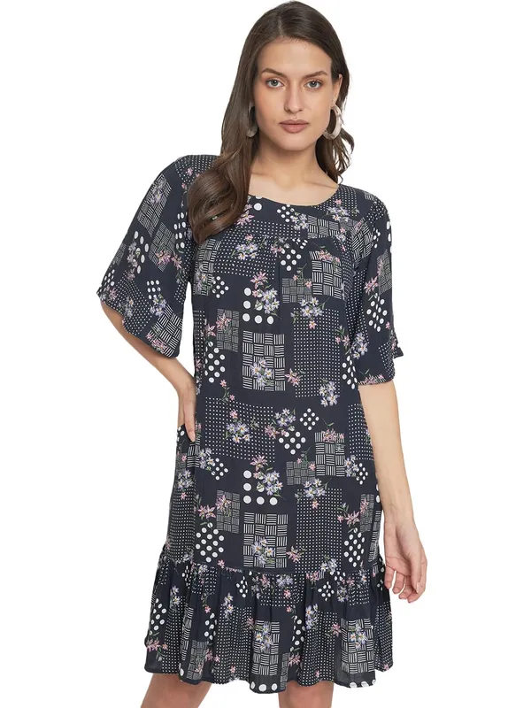 ROUND_NECK_HALF_SLEEVES,_FRONT_POCKETS_DRESS
