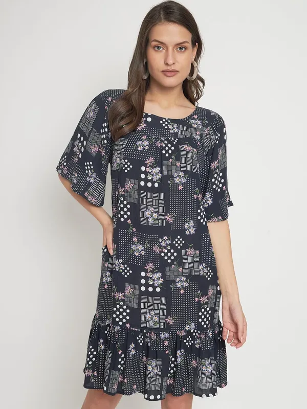 ROUND_NECK_HALF_SLEEVES,_FRONT_POCKETS_DRESS