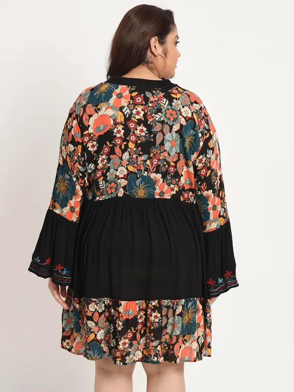 Plus_Size_Black_Color_Stylish_Floral_Printed_Longline_Top_For_Women