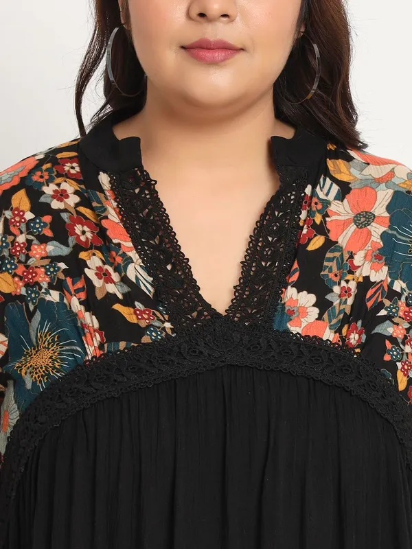 Plus_Size_Black_Color_Stylish_Floral_Printed_Longline_Top_For_Women