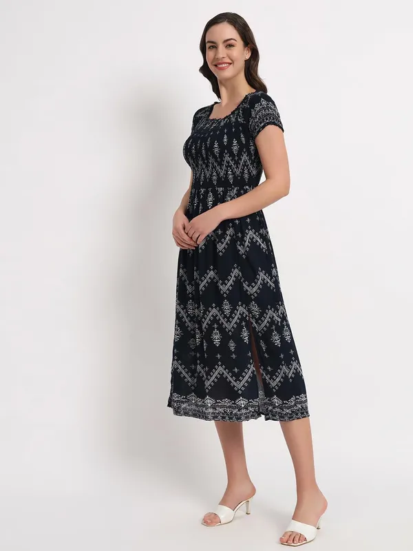 Blue_Blue_Women_Knee_Length_Dress_Short_Stylish_Beachwear_Casual_Summer_Dress