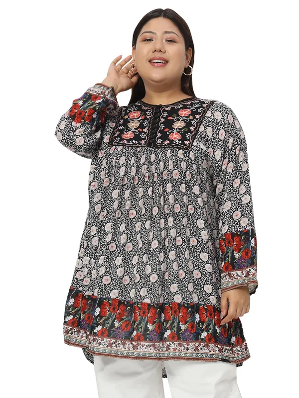 Plus_Size_Black_Floral_Printed_Casual_Stylish_Longline_Top_For_Women