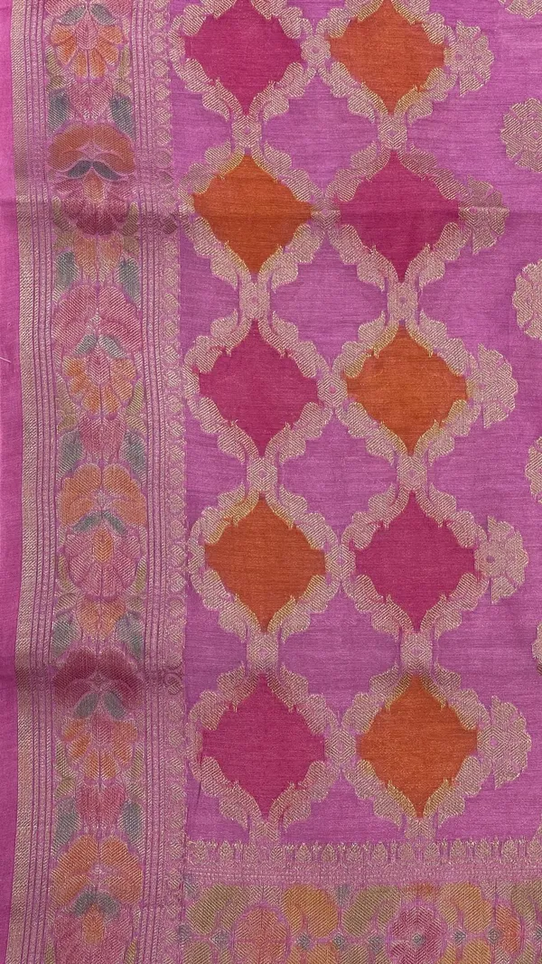 Humairah_Pure_Handloom_Light_Purple_Cotton_Silk_Zari_Booti_with_Rangkaat_Banarasi_Zari_Hand_Painted_Floral_Pallu_and_Zari_Border_with_Light_Purple_Blouse