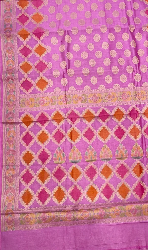 Humairah_Pure_Handloom_Light_Purple_Cotton_Silk_Zari_Booti_with_Rangkaat_Banarasi_Zari_Hand_Painted_Floral_Pallu_and_Zari_Border_with_Light_Purple_Blouse