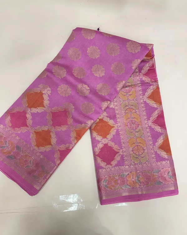 Humairah_Pure_Handloom_Light_Purple_Cotton_Silk_Zari_Booti_with_Rangkaat_Banarasi_Zari_Hand_Painted_Floral_Pallu_and_Zari_Border_with_Light_Purple_Blouse