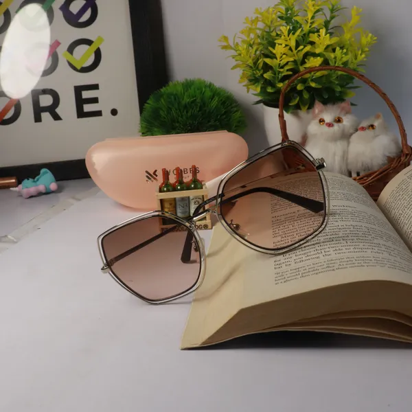 Multicolour_Plastic_Frame_And_Gradient_Polycarbonate_Lens_Casual_Sunglasses_For_Women_(Buy_1_Get_1_Free)