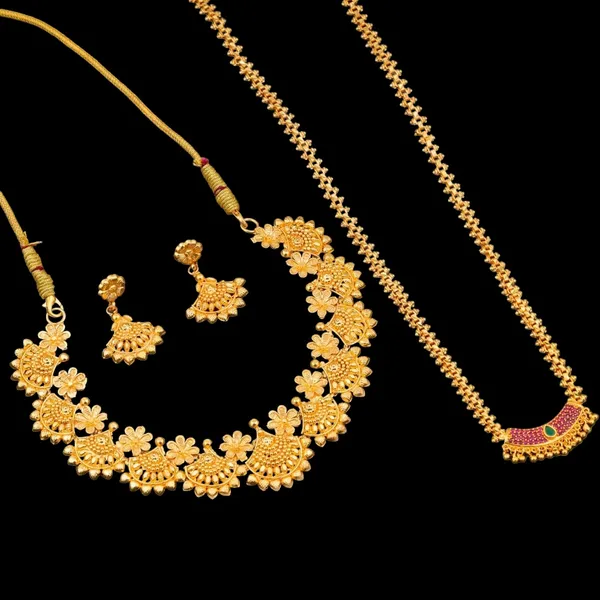 https://d1311wbk6unapo.cloudfront.net/NushopCatalogue/tr:f-webp,w-600,fo-auto/Highgold_flower_necklace___southindian_chain_combo_HJMRYL5RNK_2023-04-18_1.jpeg__Vamayukt