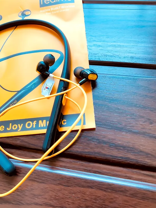 Yellow_Neckband_Yellow_Wireless_Buds_7_Yellow_Handfree_Bluetooth_Neckband_Realme