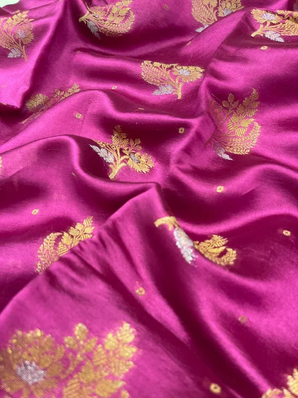 Humairah_Pure_Handloom_Magenta_Dupion_Silk_Golden_Zari_Silver_Mina_Floral_Booti_with_Skirt_Copper_Zari_Paithani_Border_and_Magenta_Blouse