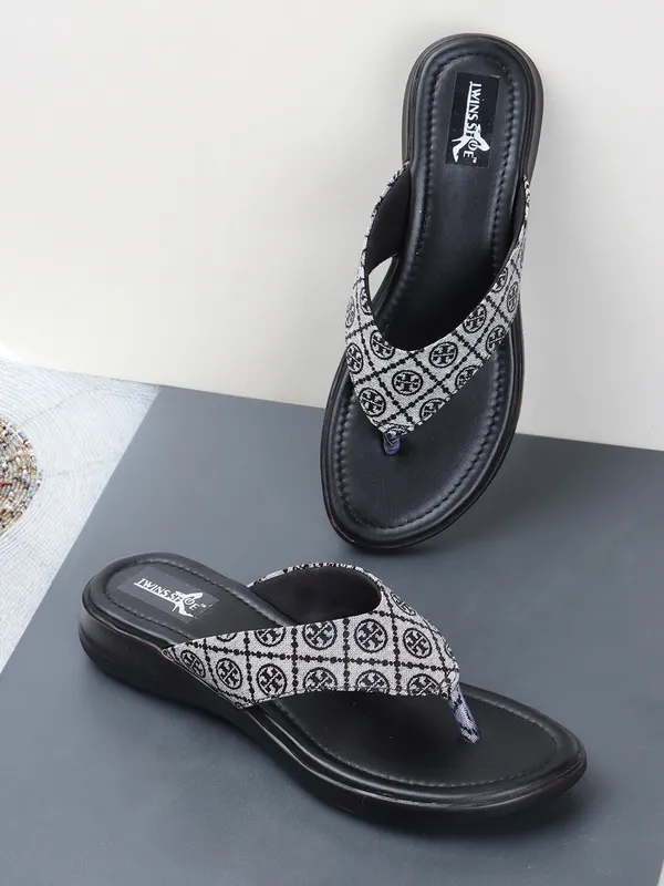 Casual_Slip_On_Flat_Slippers_(White)