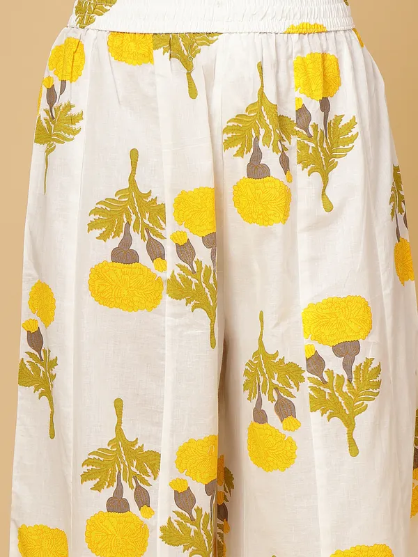 Yellow_Pure_Cotton_Big_Flair_Printed_Regular_Palazzo