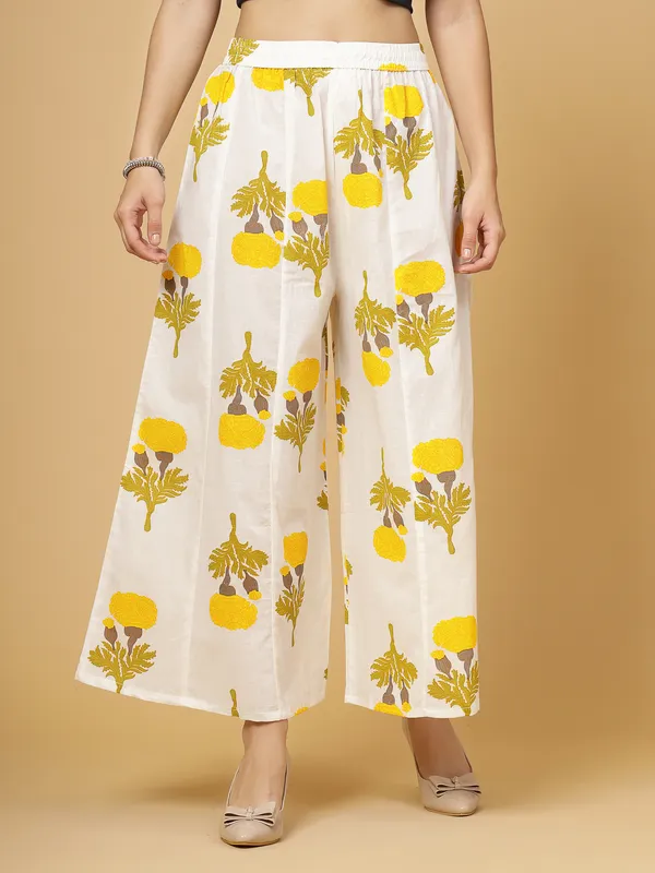 Yellow_Pure_Cotton_Big_Flair_Printed_Regular_Palazzo