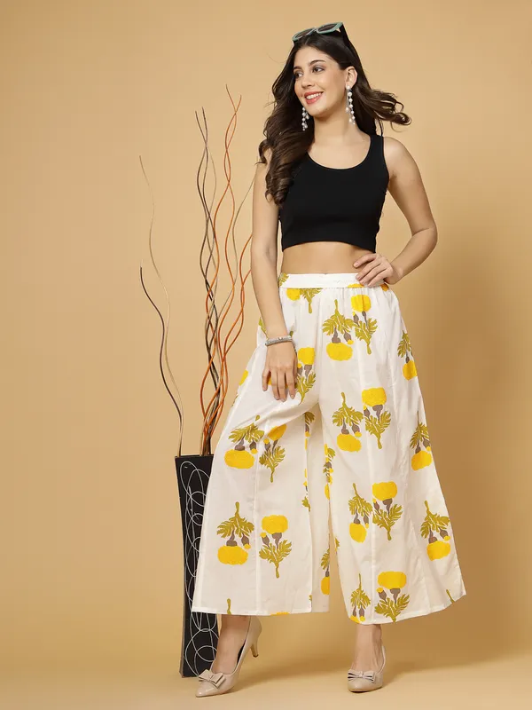 Yellow_Pure_Cotton_Big_Flair_Printed_Regular_Palazzo