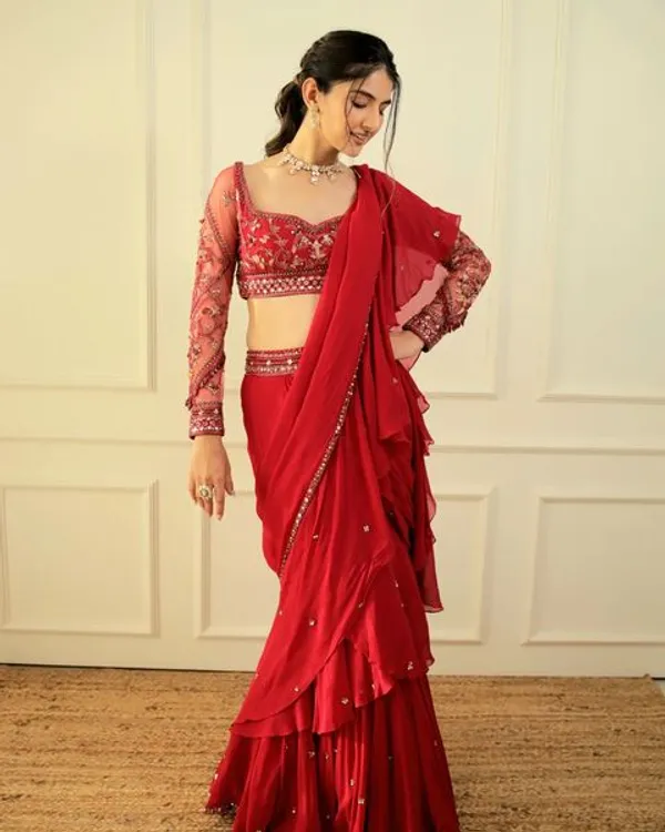 Hot_and_Elegent_Red_Georgette_Lehenga_Saree