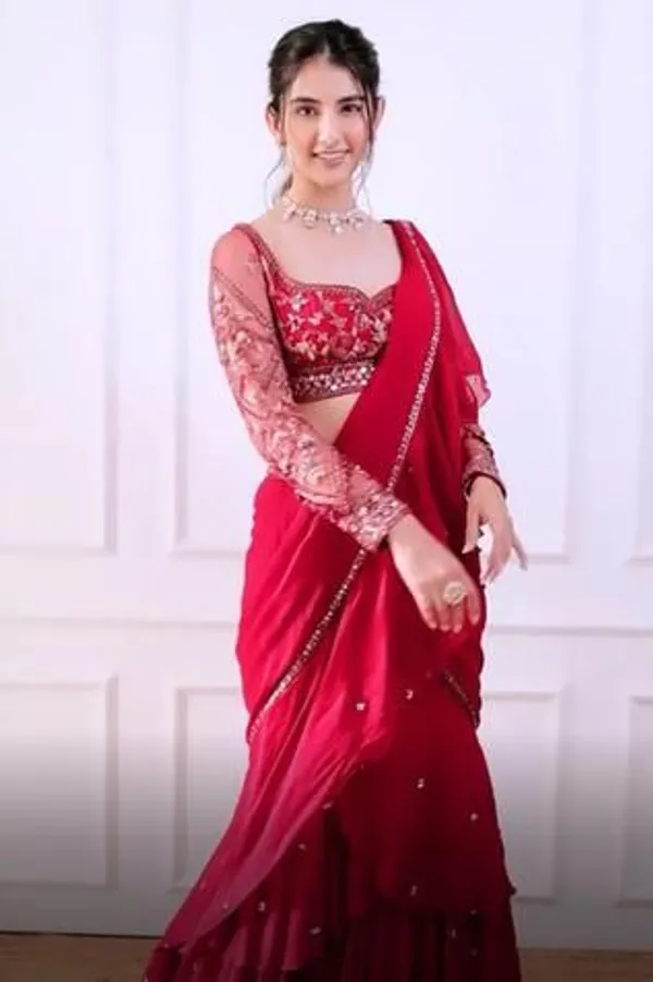 Hot_and_Elegent_Red_Georgette_Lehenga_Saree