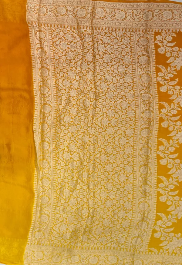 Humairah_Presents_Pure_Handloom_Gold_Contrast_Chiffon_Alfi_Gold_Zari_Jaal_and_Banarasi_Zari_Border_Saree_with_Gold_Blouse