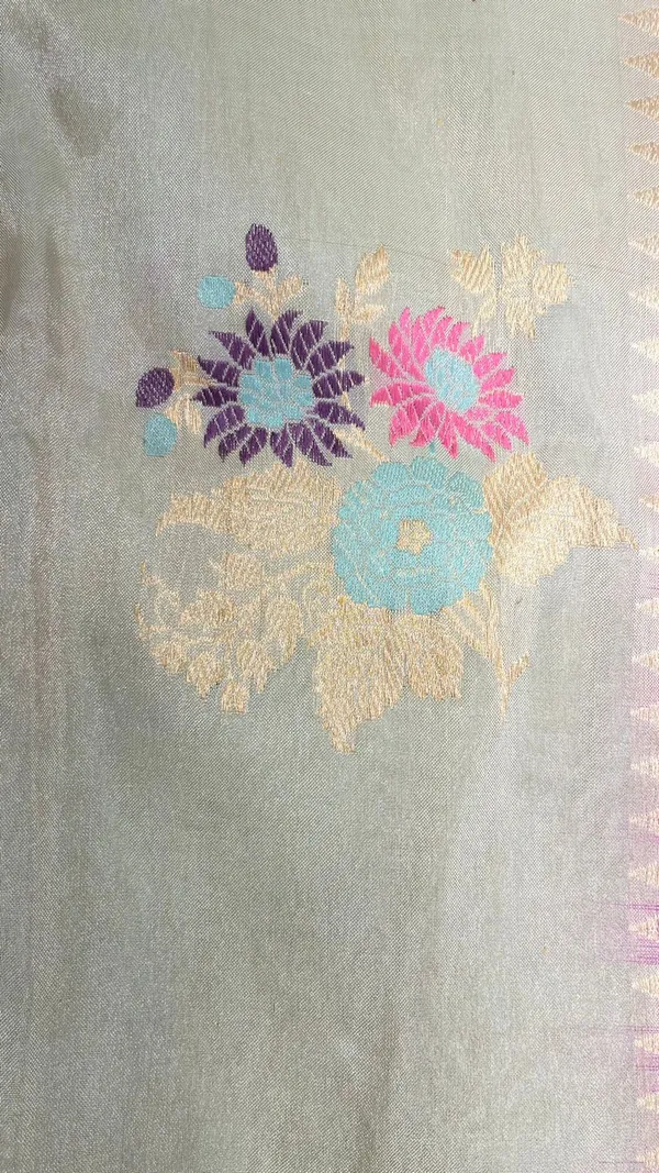 Humairah_Pure_Handwoven_Sea_green_Katan_Tissue_Silk_Kadhwa_Tilfi_Mina_Zari_Boota_Saree_with_Contrast_Purple_Stripe_Blouse