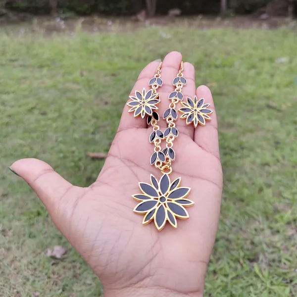 Assamese_Traditional_Blue_Color_Star_Jewellery_Set_For_Women_&_Girl