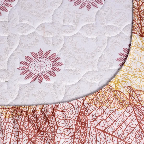Cotton_Dry_Leaf_Bedsheet_For_Double_Bed_Elastic_Fitted_With_2_Pillow_Covers_(150_x_200_CM)_Sheepskin