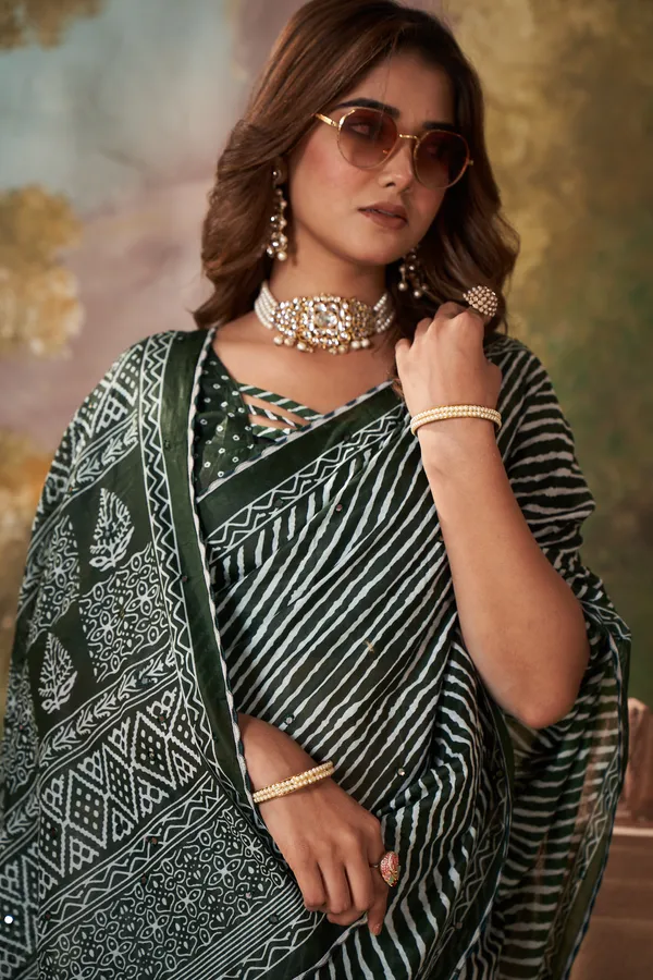 HANDICRAFT_MIRROR_WORK_WOMEN'S_Ikkat_PRINT_PURE_SOFT_COTTON_SAREE_WITH_BEAUTIFUL_BORDER_WORK_With_Blouse_Piece