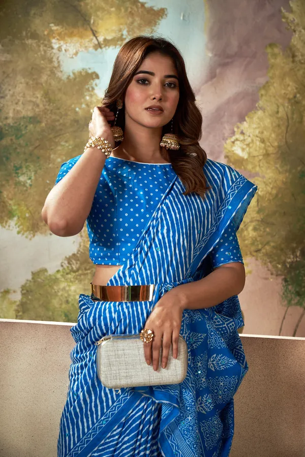 HANDICRAFT_MIRROR_WORK_WOMEN'S_Ikkat_PRINT_PURE_SOFT_COTTON_SAREE_WITH_BEAUTIFUL_BORDER_WORK_With_Blouse_Piece