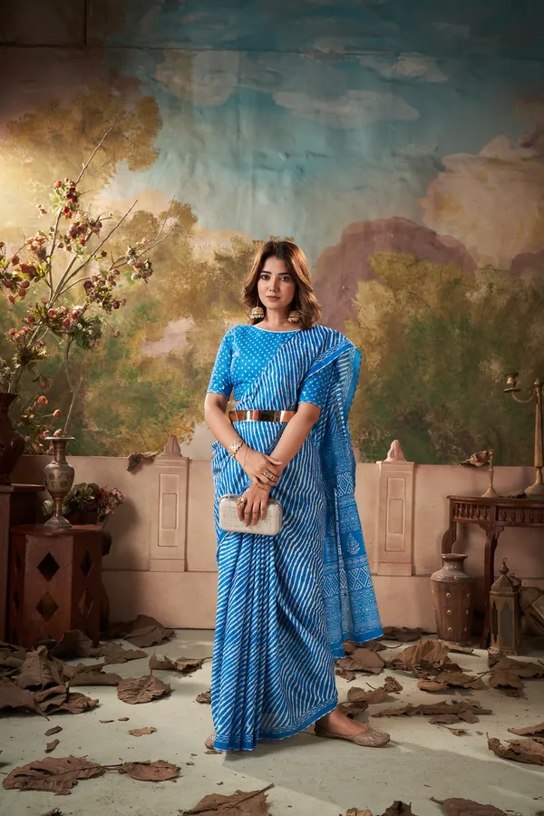 HANDICRAFT_MIRROR_WORK_WOMEN'S_Ikkat_PRINT_PURE_SOFT_COTTON_SAREE_WITH_BEAUTIFUL_BORDER_WORK_With_Blouse_Piece