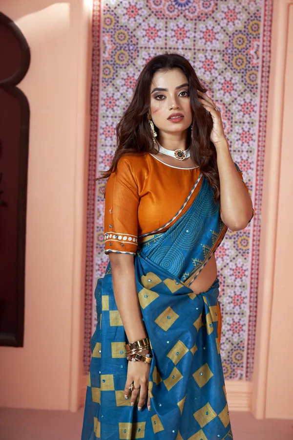 HANDICRAFT_MIRROR_WORK_WOMEN'S_Ikkat_PRINT_PURE_SOFT_COTTON_SAREE_WITH_BEAUTIFUL_BORDER_WORK_With_Blouse_Piece