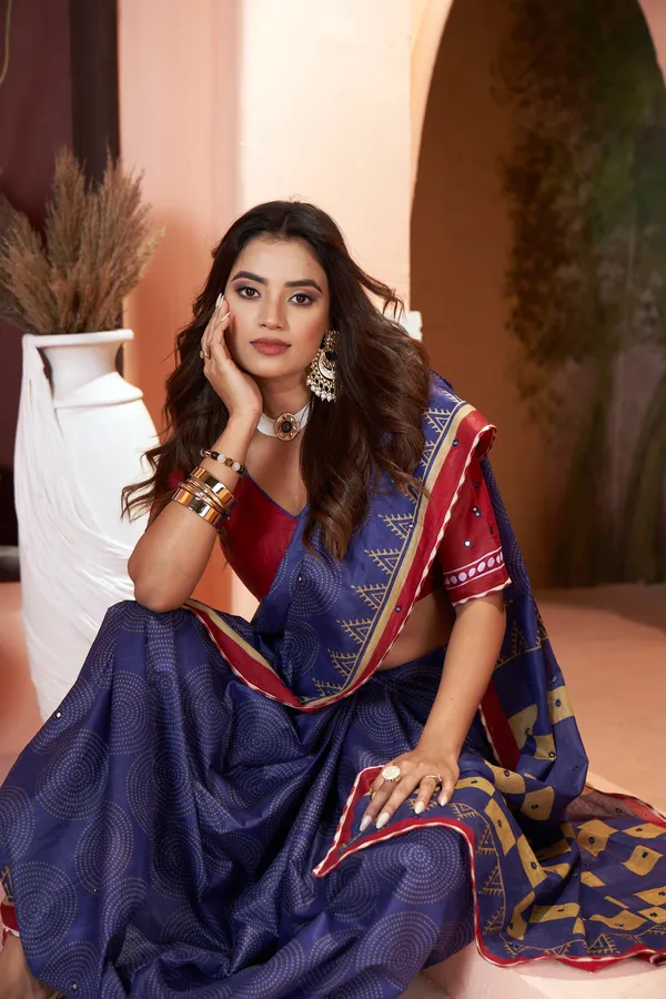 HANDICRAFT_MIRROR_WORK_WOMEN'S_Ikkat_PRINT_PURE_SOFT_COTTON_SAREE_WITH_BEAUTIFUL_BORDER_WORK_With_Blouse_Piece