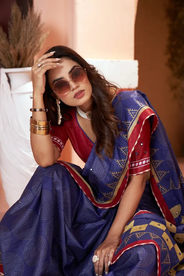 HANDICRAFT_MIRROR_WORK_WOMEN'S_Ikkat_PRINT_PURE_SOFT_COTTON_SAREE_WITH_BEAUTIFUL_BORDER_WORK_With_Blouse_Piece