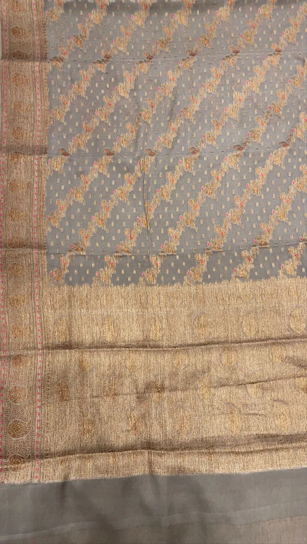 Humairah_Presents_Pure_Handloom_Grey_Chiffon_Floral_Copper_Zari_Mina_Stripe_Jaal_with_Paisley_Mina_Zari_Border_and_Grey_Blouse
