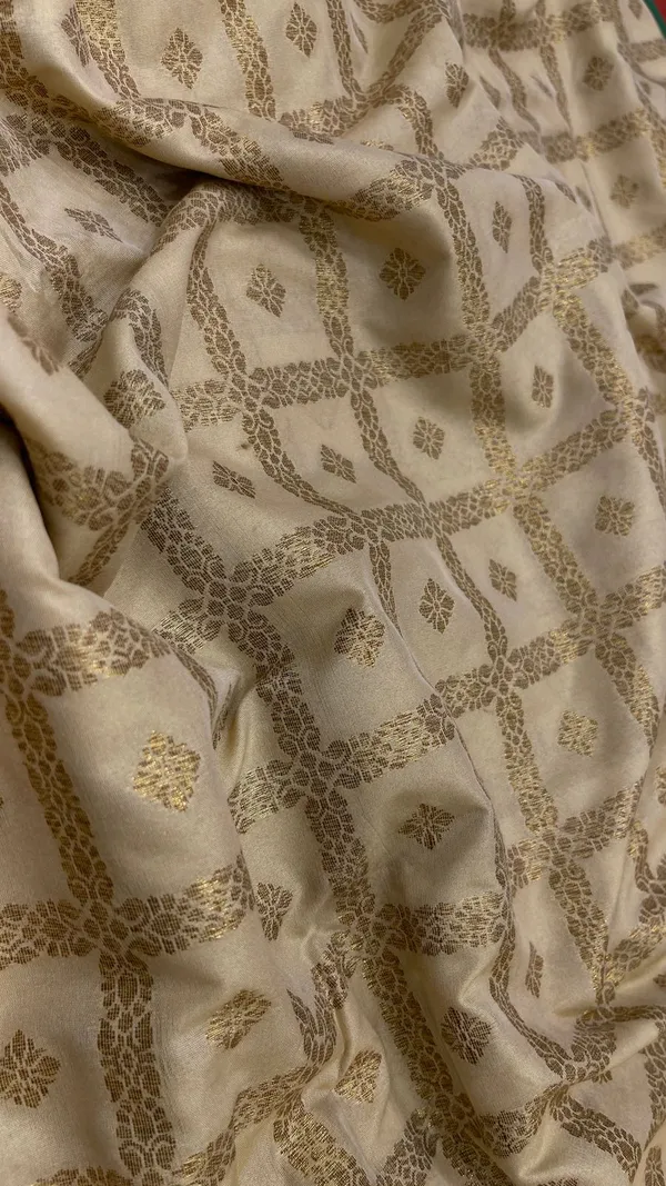 Humairah_Presents_Off-white_Katan_Silk_Golden_Zari_Checkered_Booti_with_Dual_Shade_Zari_Border_and_Off-white_Blouse