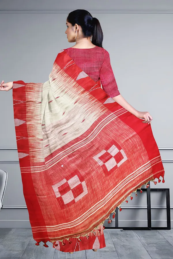 White_Ikat_Pattern_Cotton_Silk_Weaving_Handloom_Saree