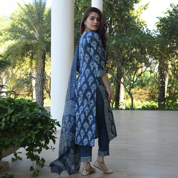 Blue_Colour_Cotton_Floral_Print_Kurta_Set