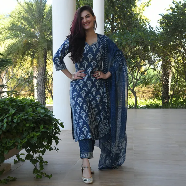 Blue_Colour_Cotton_Floral_Print_Kurta_Set